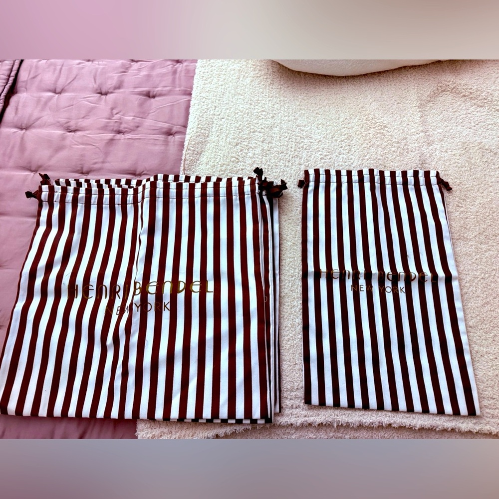 Henri Bendel Dust bag set